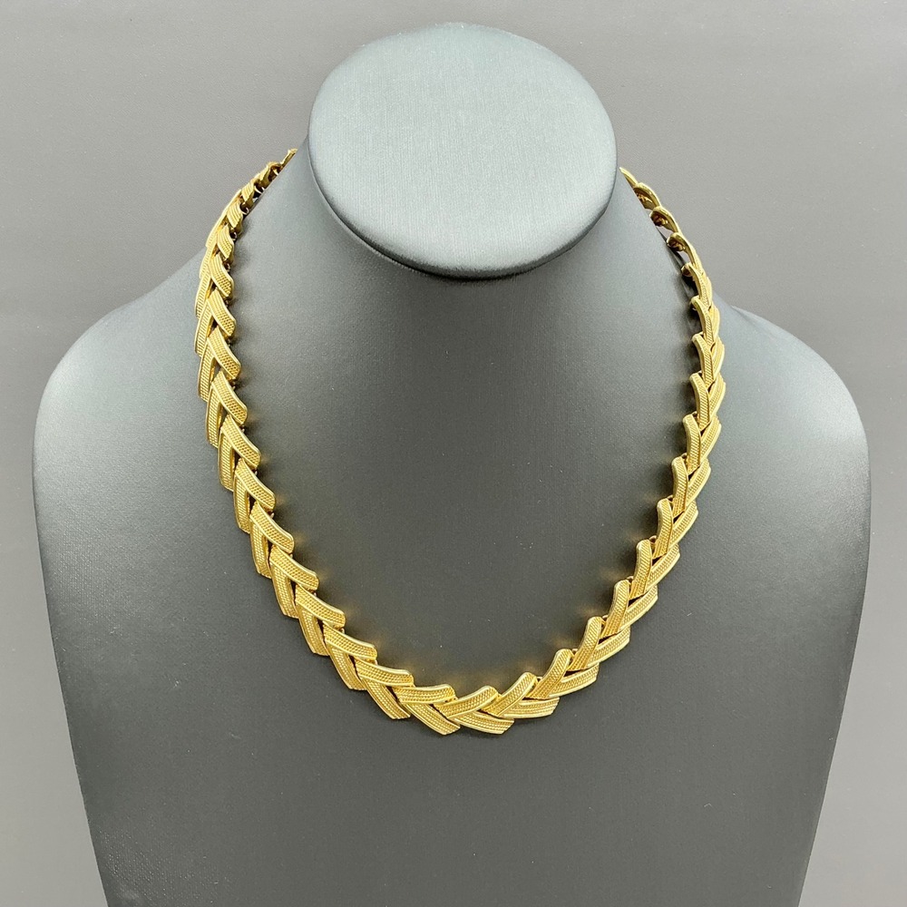 Necklace Women Gold Tone Herringbone V Link Textured Chevron Vintage Statement